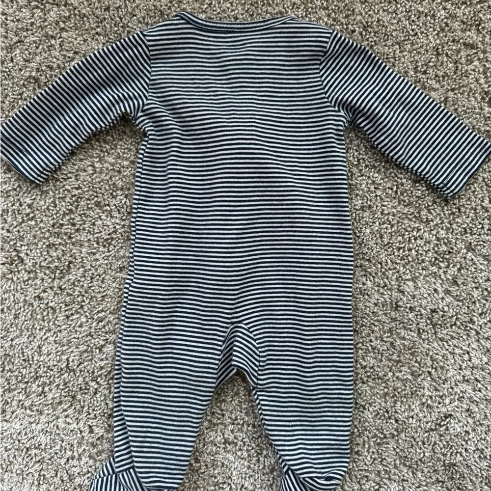 Carter’s Baby Boy 3-Pack bundle Footed Zip Sleepers Pajamas Blue Striped Size 3M